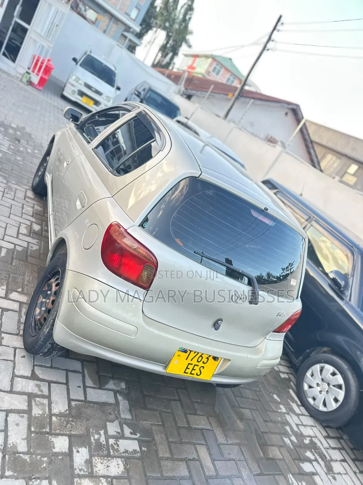 Toyota Vitz 2002 Gold