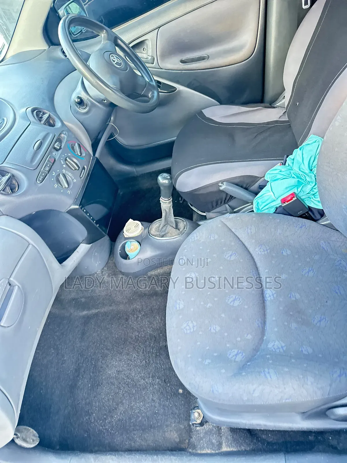 Toyota Vitz 2002 Gold