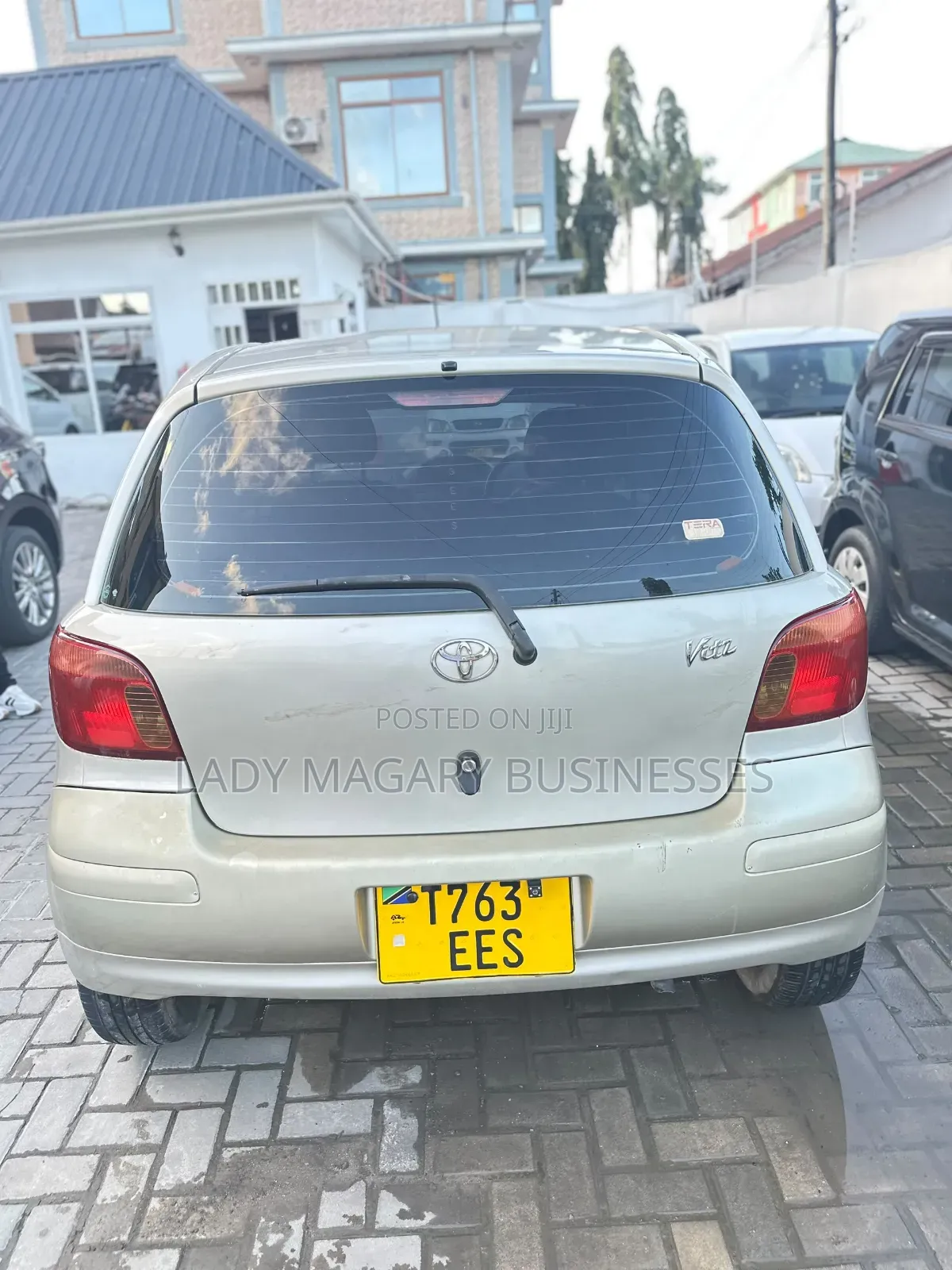Toyota Vitz 2002 Gold