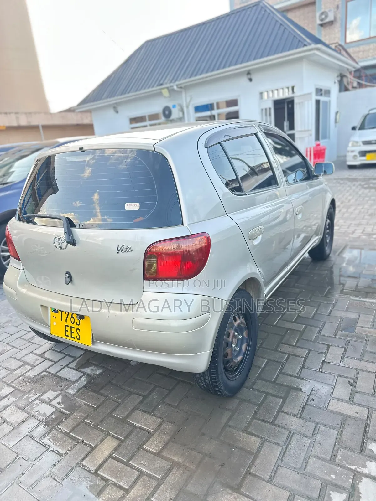 Toyota Vitz 2002 Gold