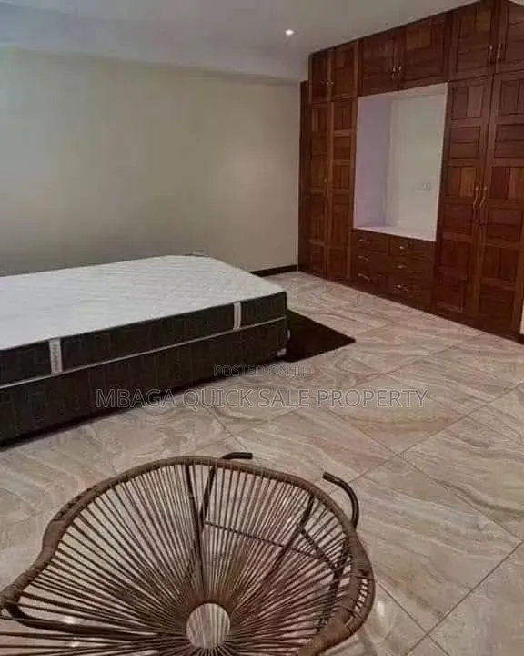 Furnished 3bdrm Villa in Ada Estate for rent