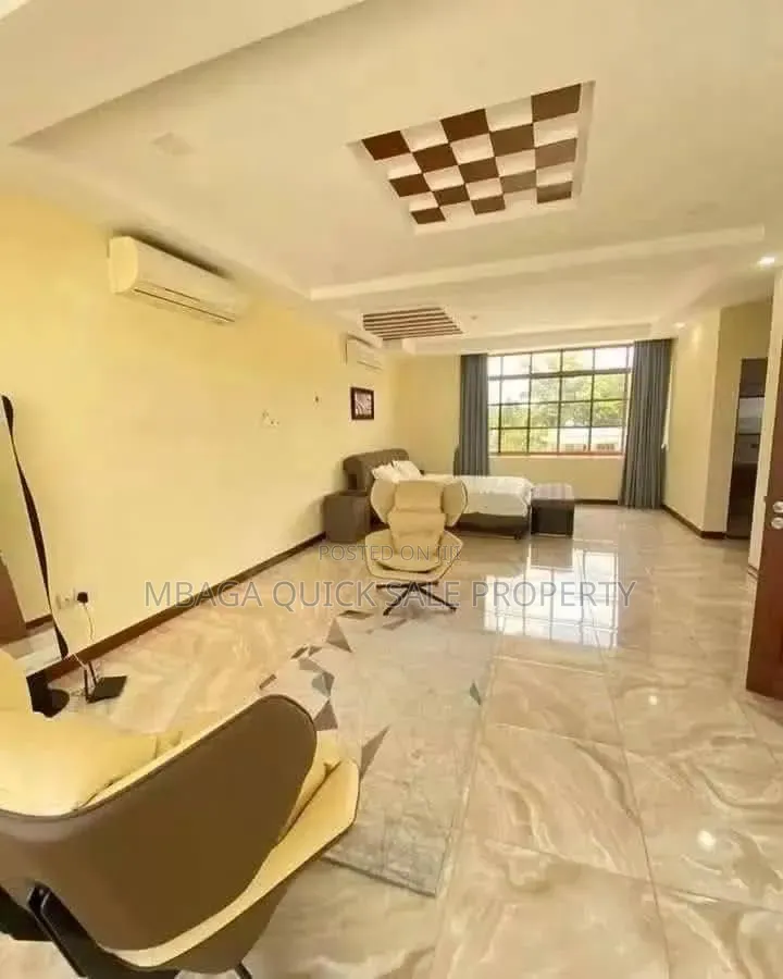 Furnished 3bdrm Villa in Ada Estate for rent