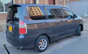 Toyota Noah 2.0 143hp AWD (8 Seater) 2008 Gray