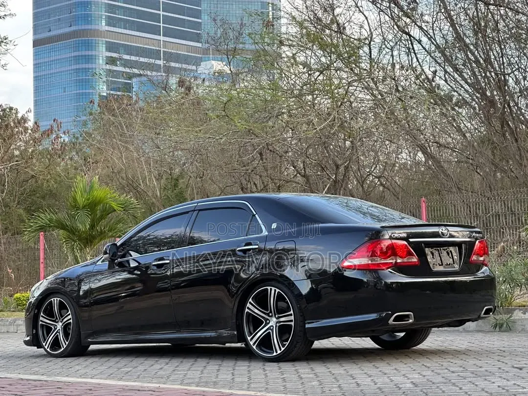 Toyota Crown 2008 Black