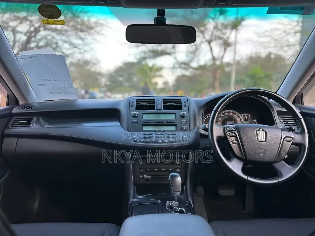 Toyota Crown 2008 Black