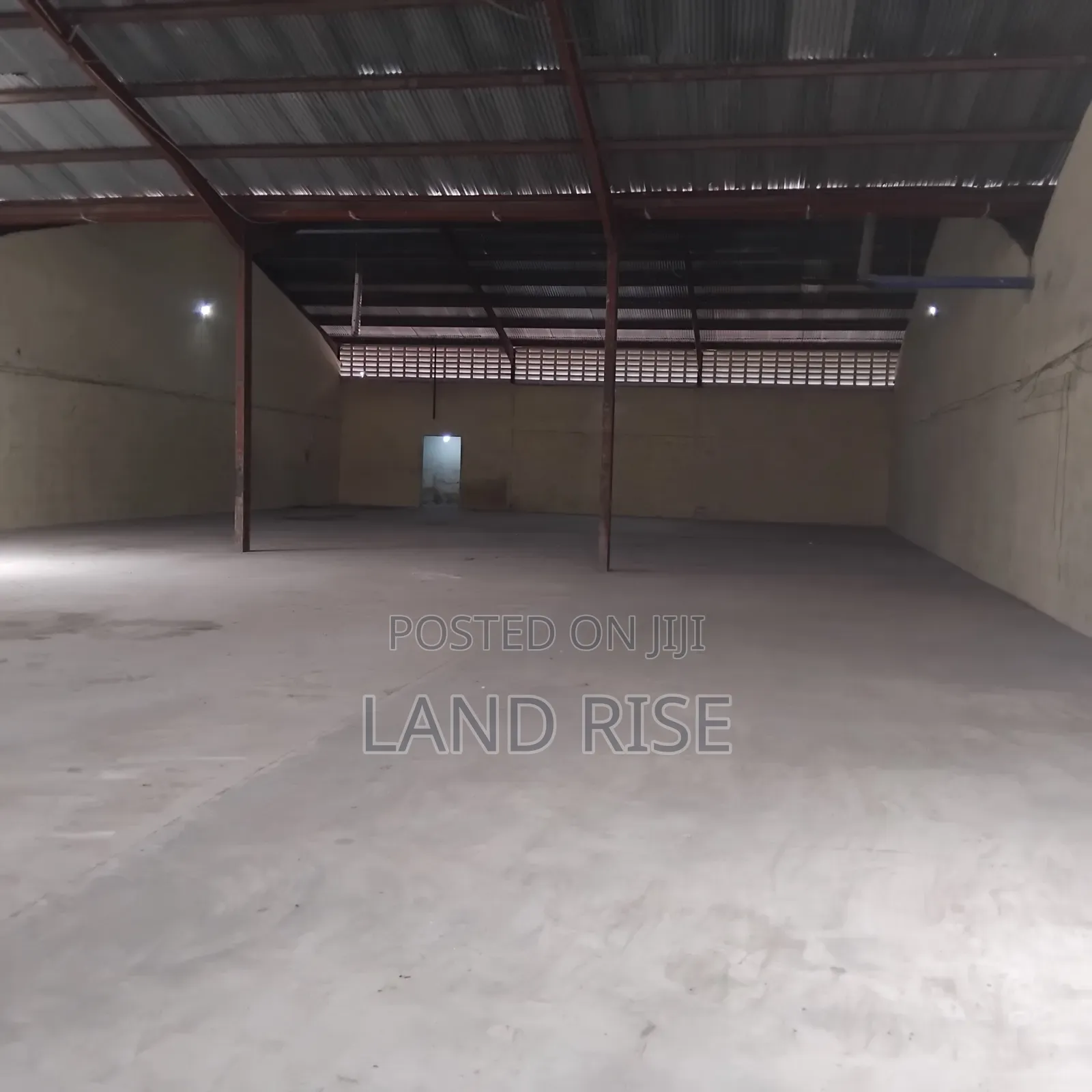 600 SQM Warehouse in Tazara