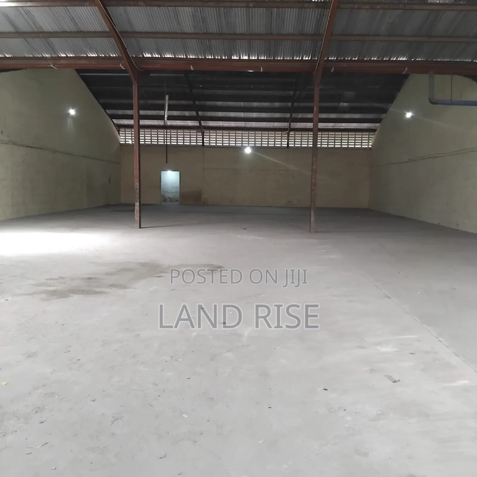 600 SQM Warehouse in Tazara