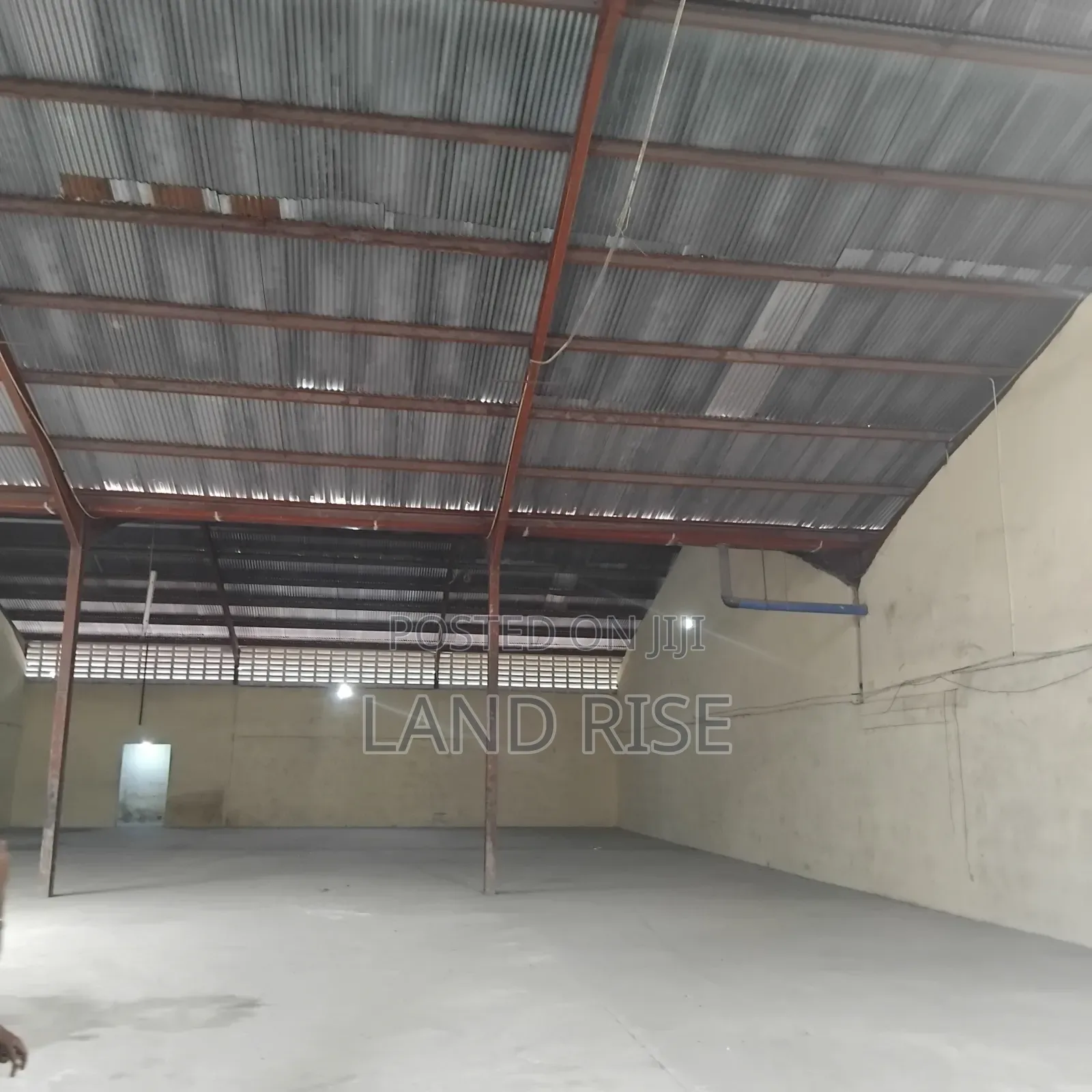 600 SQM Warehouse in Tazara