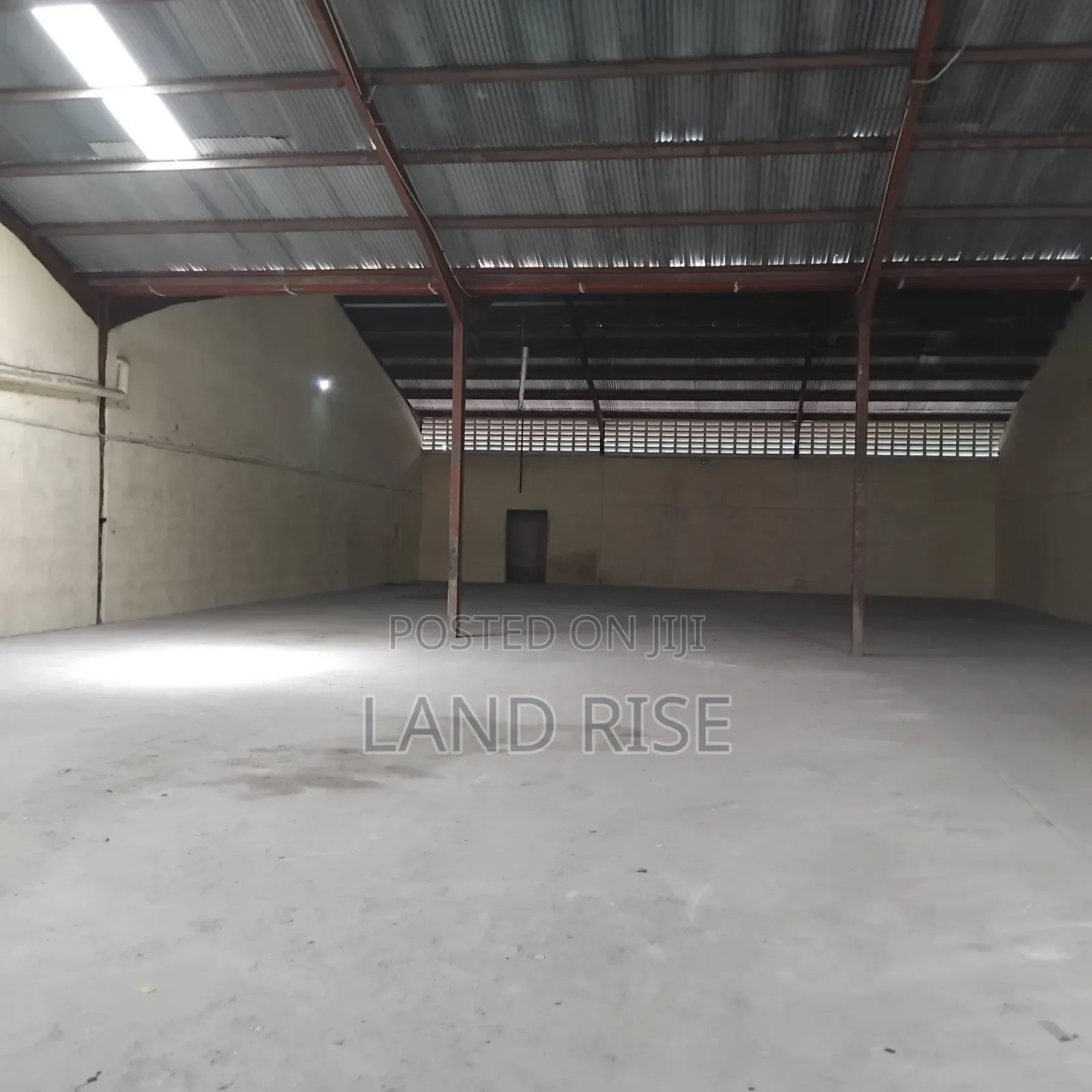 600 SQM Warehouse in Tazara