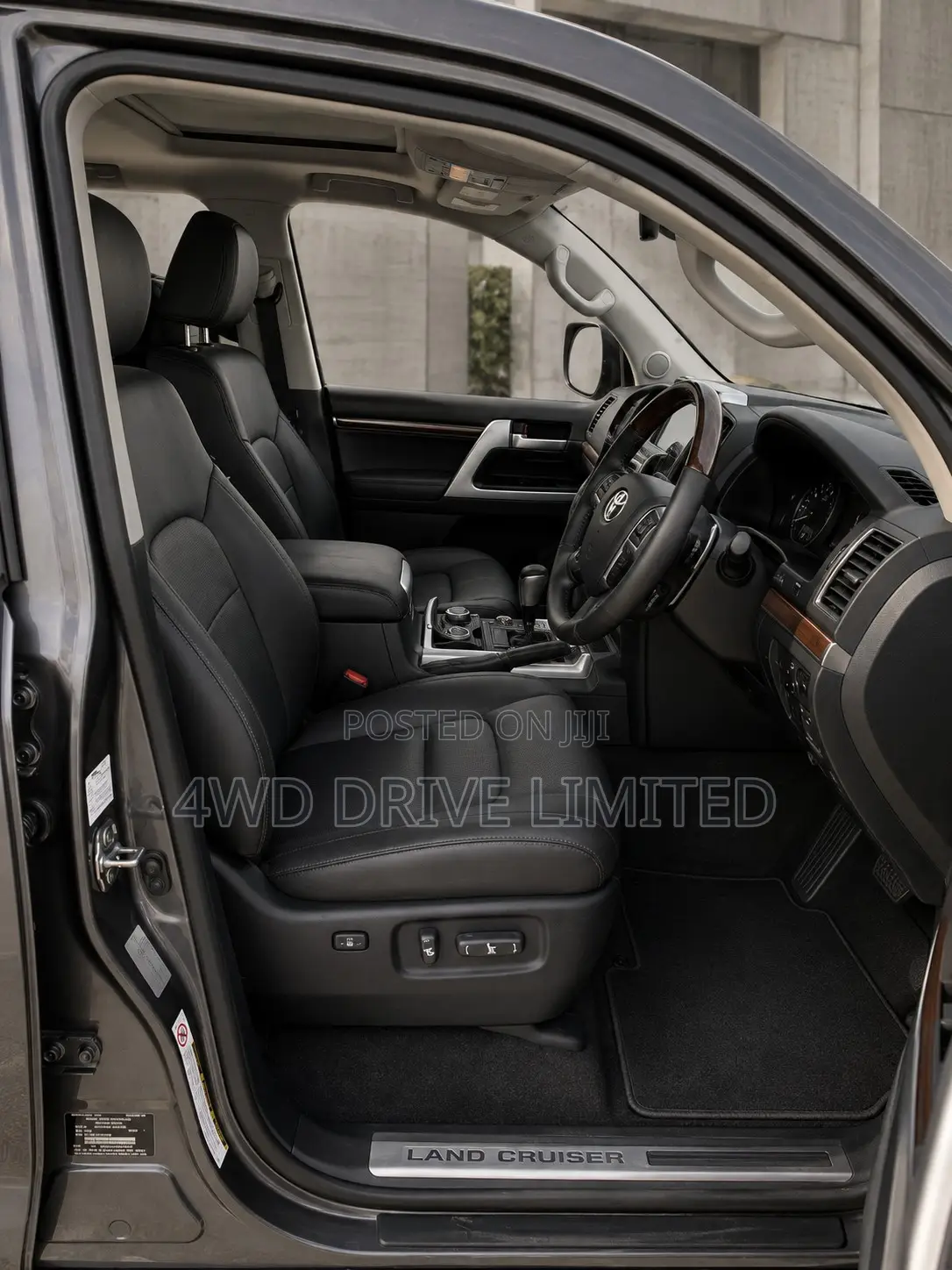 Toyota Land Cruiser 4.5 V8 VXR 2019 Gray