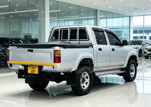 Toyota Hilux 2010 Gray