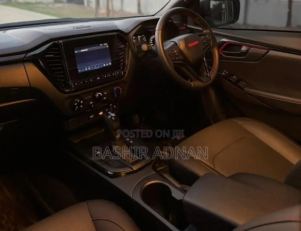 Isuzu D-MAX 2026 White