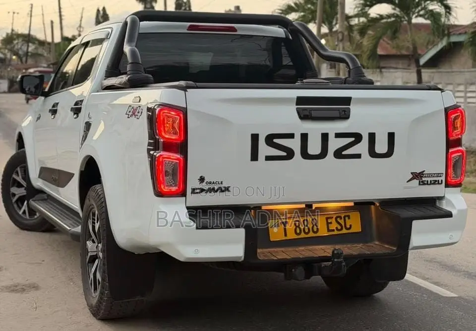 Isuzu D-MAX 2026 White