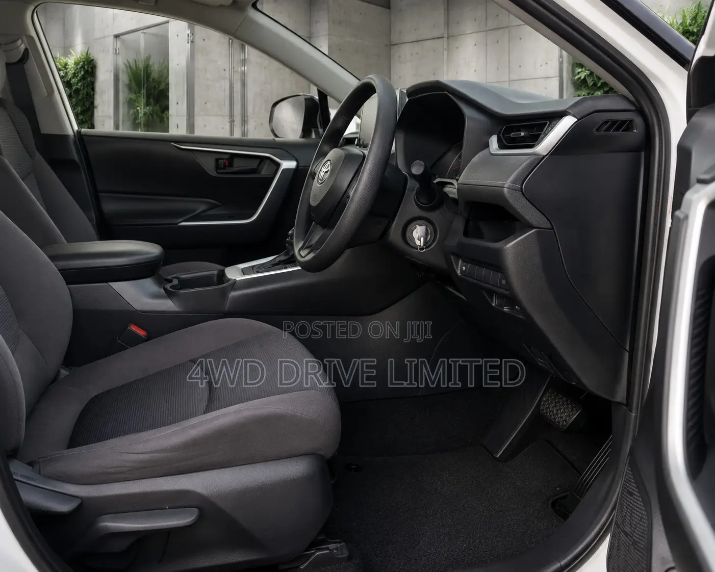 Toyota RAV4 XLE AWD 2020 White