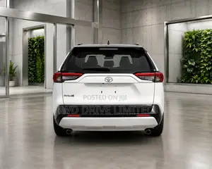 Toyota RAV4 XLE AWD 2020 White