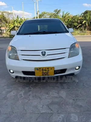Toyota IST 2004 White