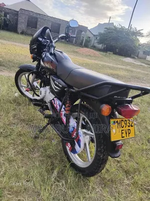New Bajaj Boxer 125 2025 Black