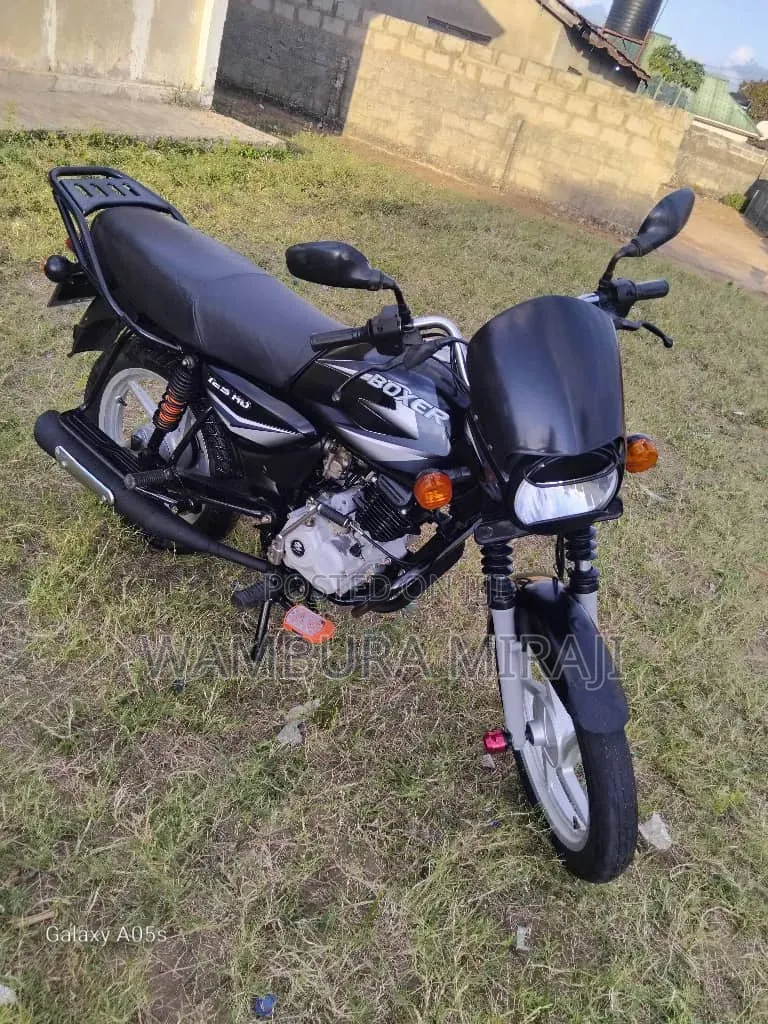 New Bajaj Boxer 125 2025 Black