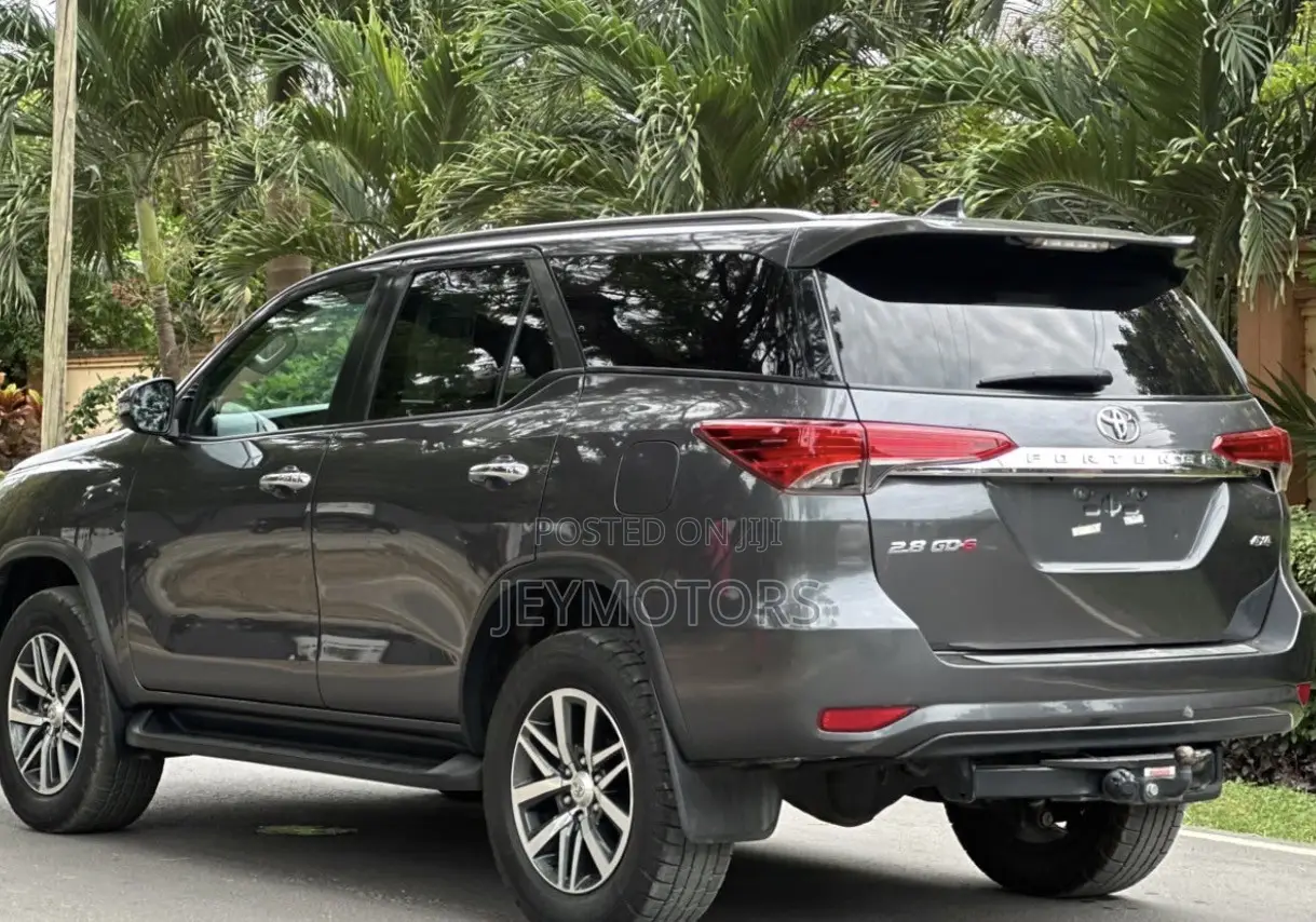 Toyota Fortuner 2019 Gray