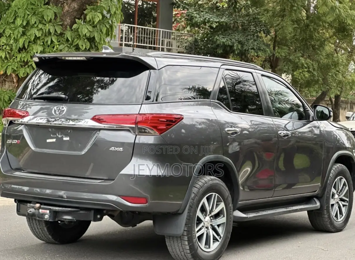 Toyota Fortuner 2019 Gray
