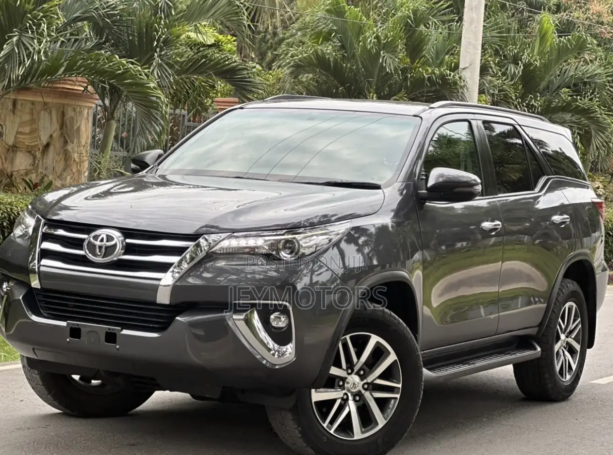 Toyota Fortuner 2019 Gray