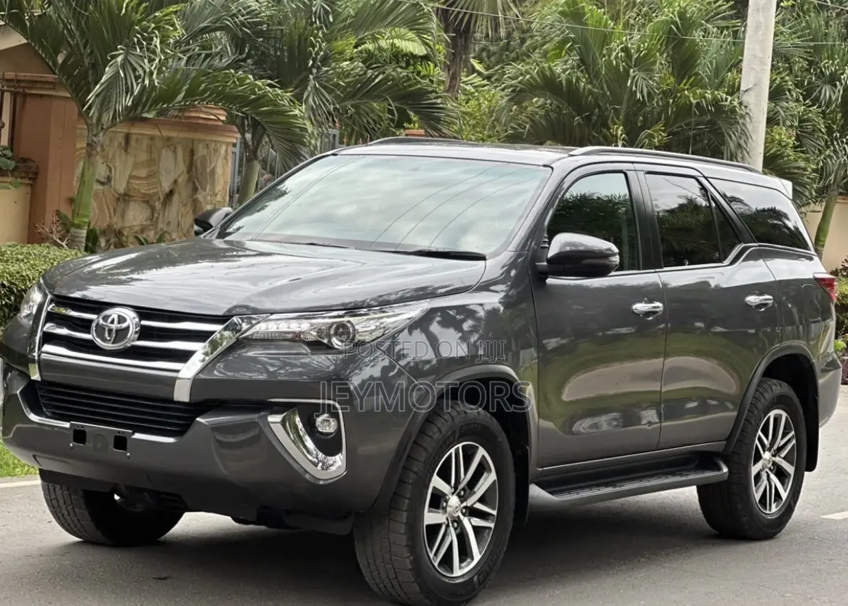 Toyota Fortuner 2019 Gray