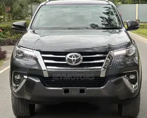 Toyota Fortuner 2019 Gray