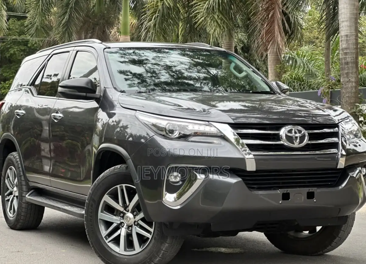Toyota Fortuner 2019 Gray