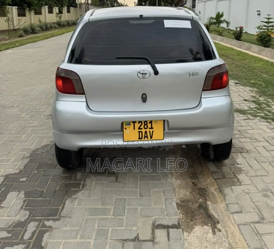 Toyota Vitz 1.3 AWD 5dr 2002 Silver