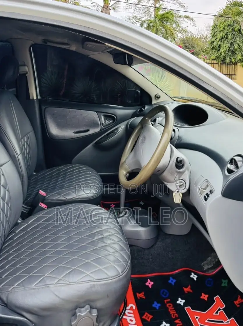 Toyota Vitz 1.3 AWD 5dr 2002 Silver