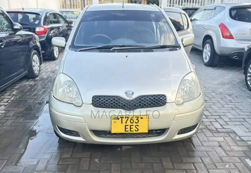 Toyota Vitz 1.3 FWD 5dr 2002 Gold
