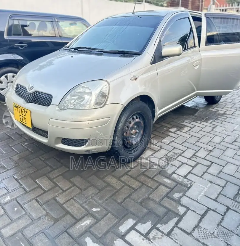 Toyota Vitz 1.3 FWD 5dr 2002 Gold
