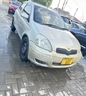 Toyota Vitz 1.3 FWD 5dr 2002 Gold