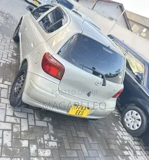 Toyota Vitz 1.3 FWD 5dr 2002 Gold