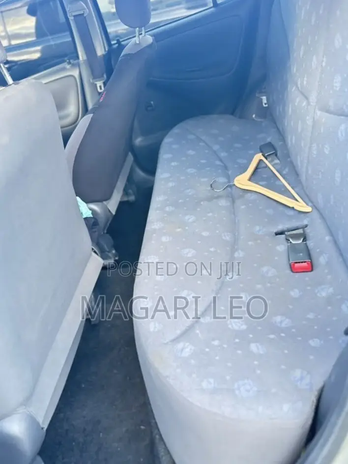 Toyota Vitz 1.3 FWD 5dr 2002 Gold