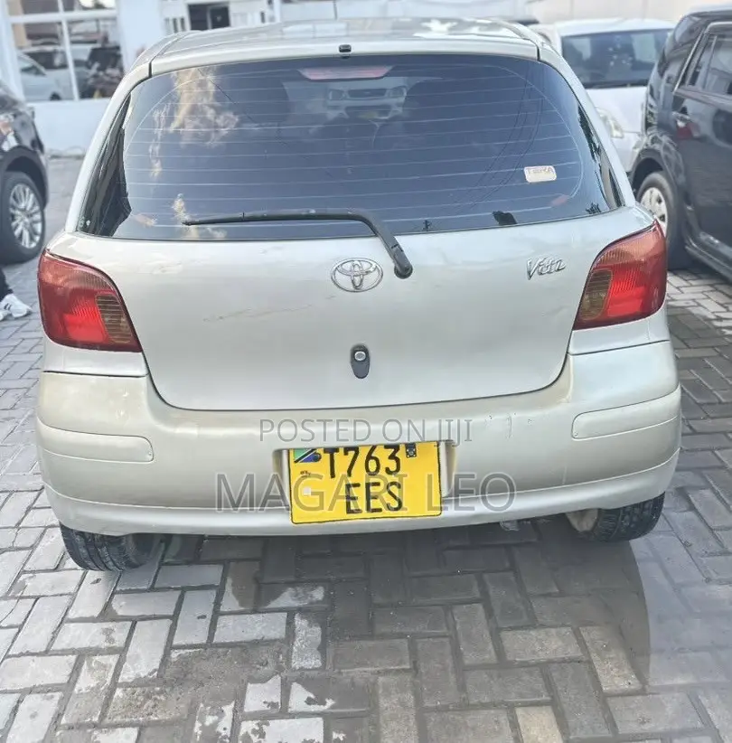 Toyota Vitz 1.3 FWD 5dr 2002 Gold