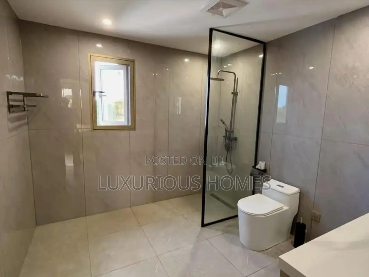 Furnished 4bdrm Apartment in Oyster Bay for sale