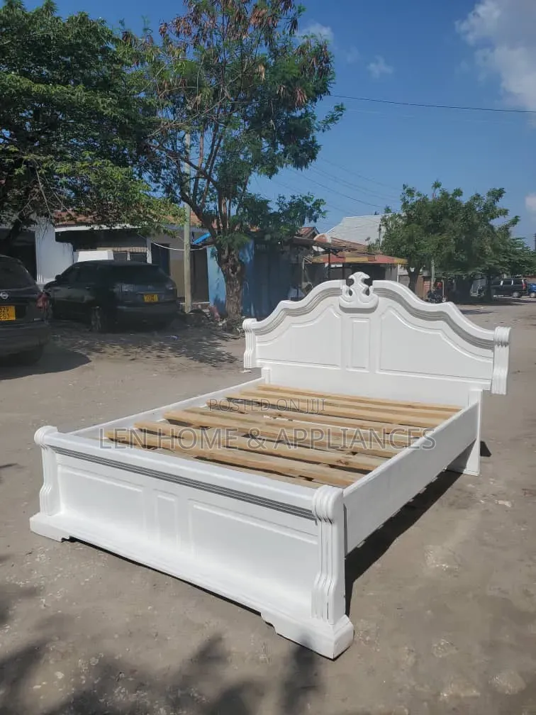 Bed 5/6 Hardwood Color White