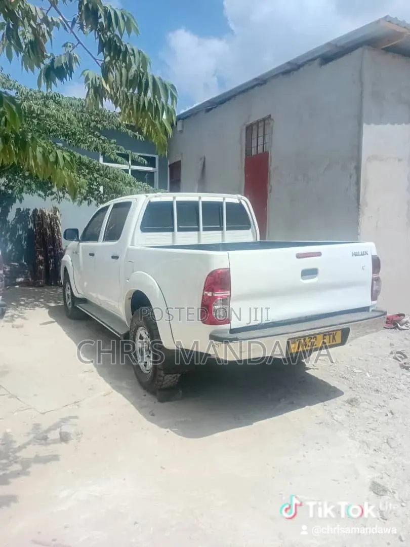 Toyota Hilux 2007 White