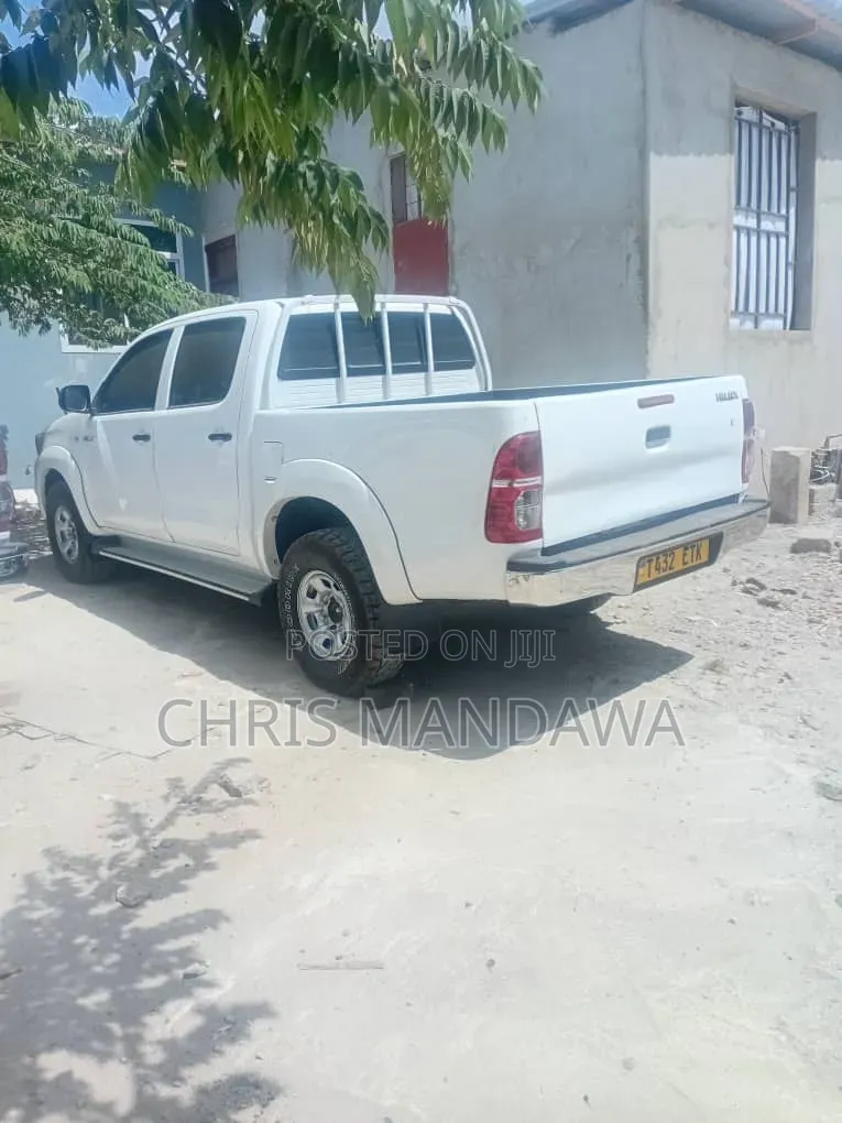 Toyota Hilux 2007 White