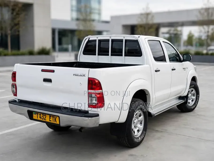 Toyota Hilux 2007 White