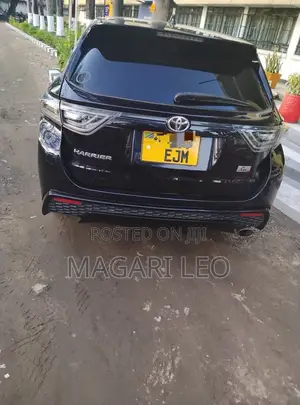 Toyota Harrier 2.0 2015 Purple