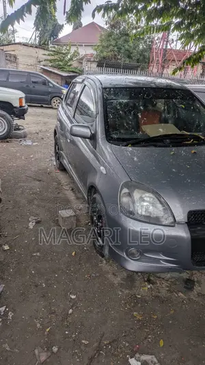 Toyota Vitz 1.5 FWD 5dr 2004 Gray