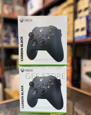 Xbox Wireless Controller in Carbon Black