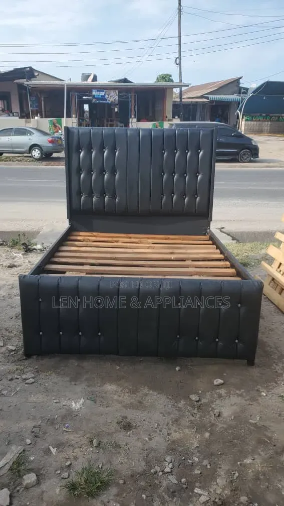 Bed Sofa 5/6 Leather Color Black