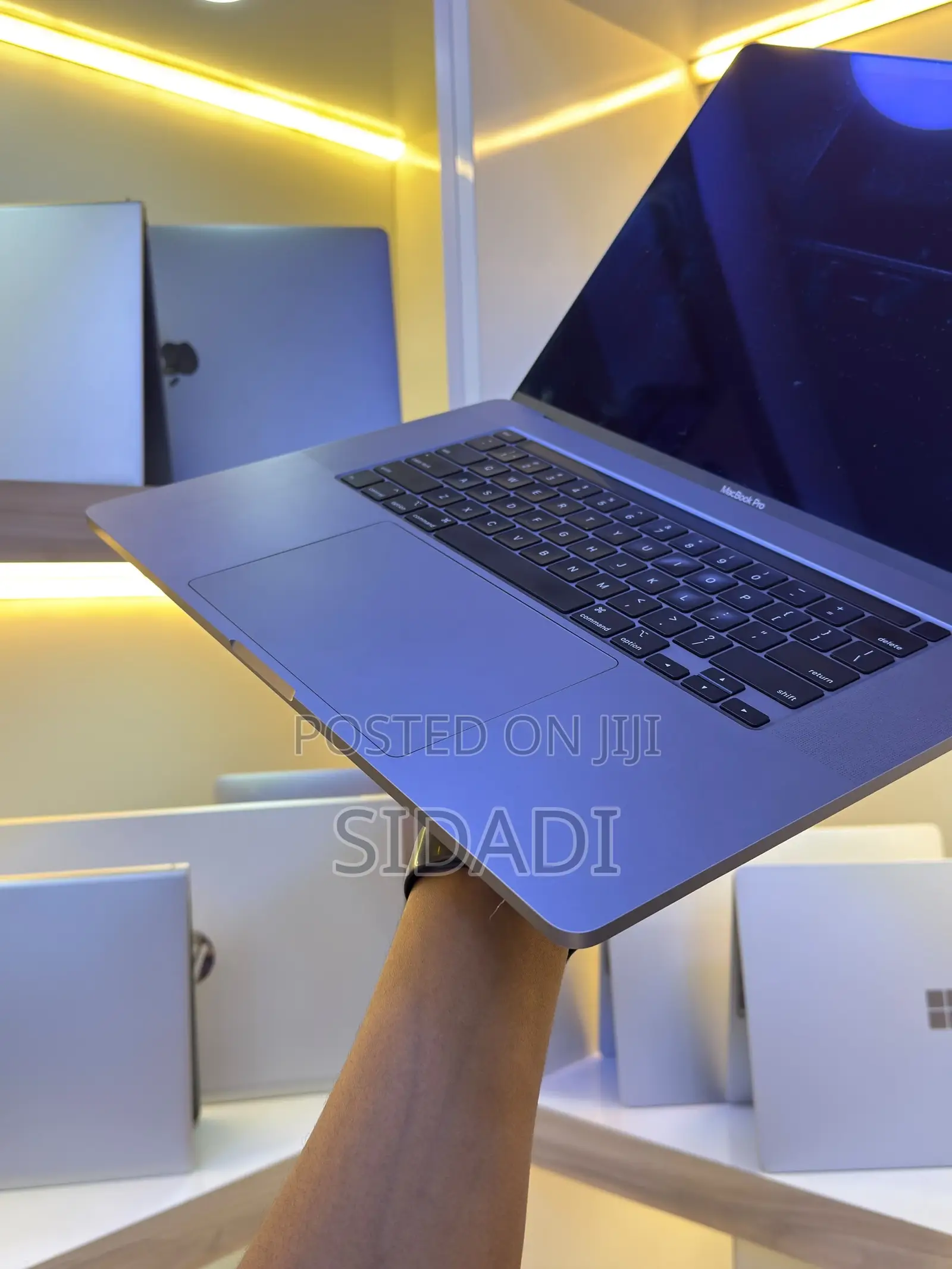 Laptop Apple MacBook Pro 2019 32GB Intel Core i7 SSD 512GB
