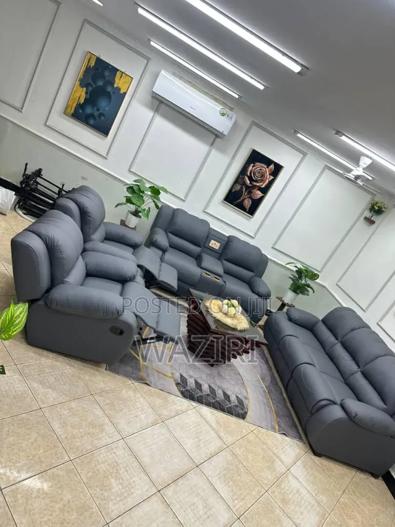 Sofa Hii Ni Nzuri Na Yenye Muonenakano Wa Kisasa Inapendaza Sana