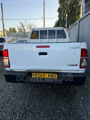 Toyota Hilux 2015 White