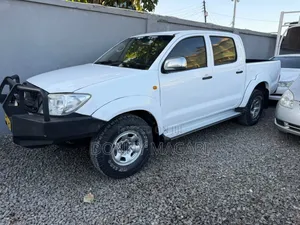 Toyota Hilux 2015 White