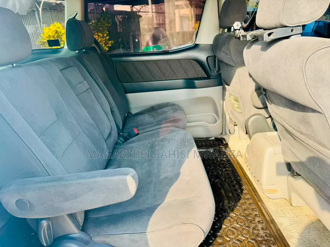 Toyota Alphard 2005 Silver